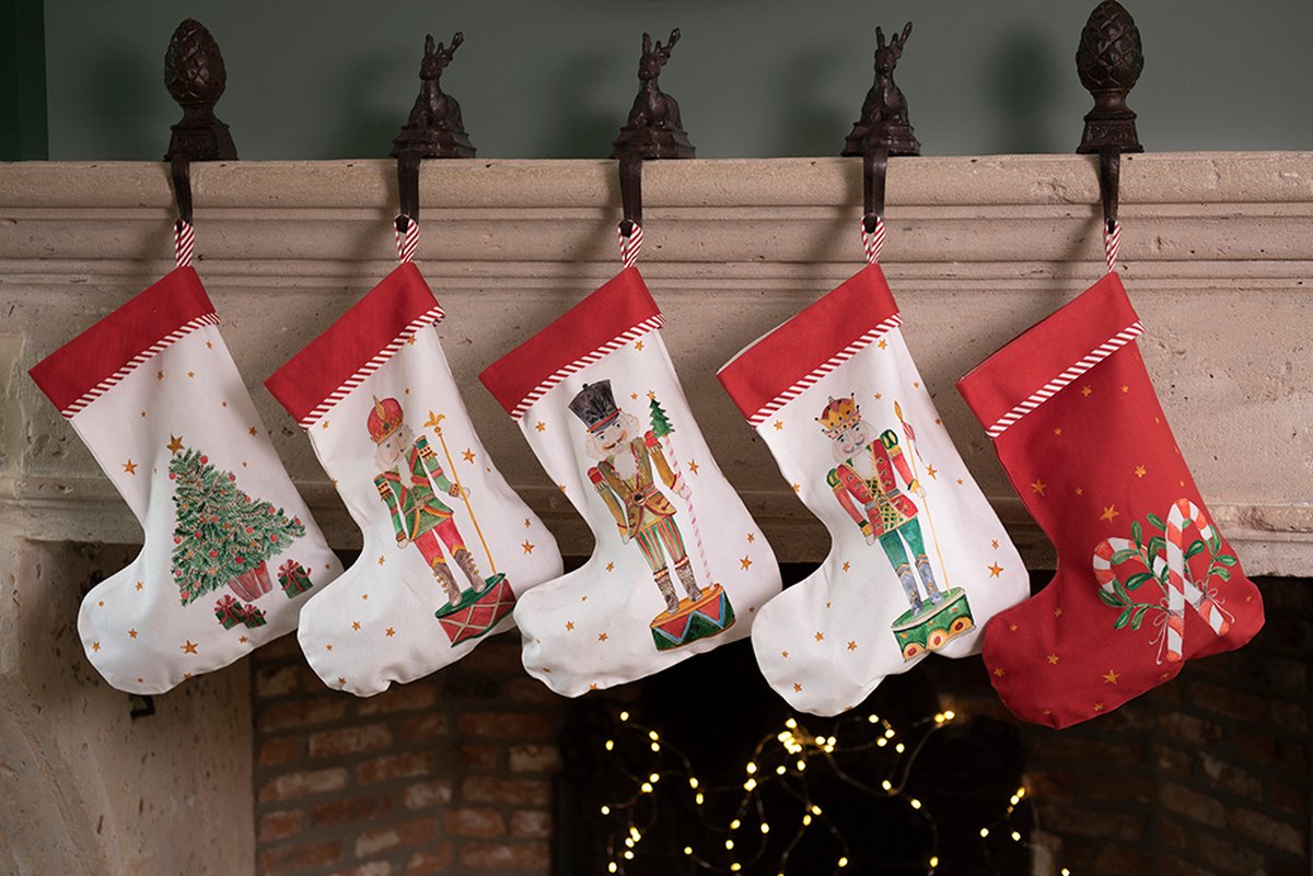 Clayre & Eef Kerstsok Decoratie Kerstsok 30*40 cm Wit Rood Katoen Notenkraker Kerstsok Hanger