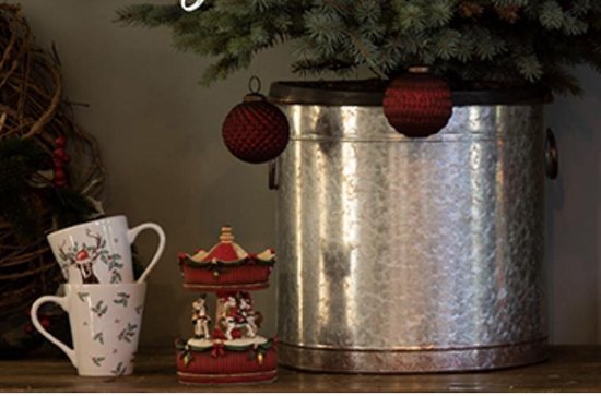 Clayre & Eef Muziekdoos Draaimolen Ø 11*17 cm Rood Kunststof Kerstdecoratie Beeld Decoratief Figuur Decoratieve Accessoires